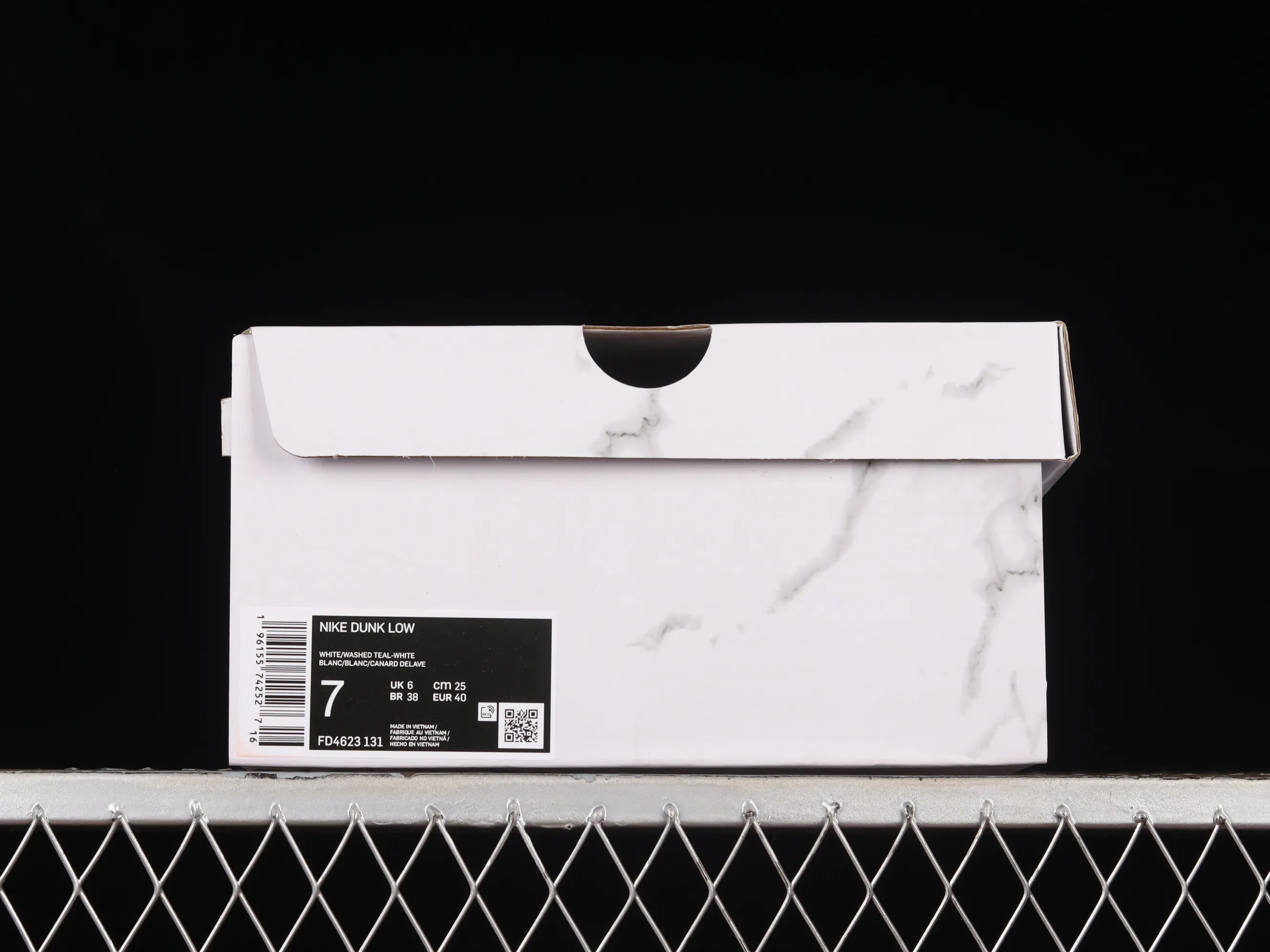 All Categories Nk SB Dunk Series Nk SB Dunk Low Low-top sneakers Nk Dunk Low "Multi Color" Vibrant three hooks Customized version of deconstructed strap casual sneakers FD4623-131